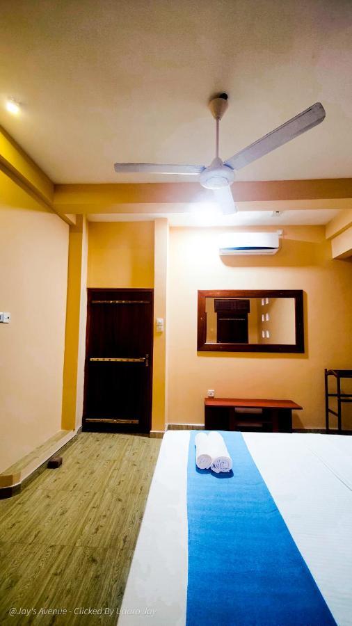 Jay'S Avenue Hotel Udawalawe Exterior photo