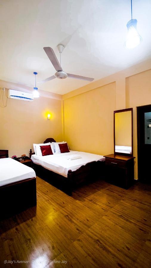 Jay'S Avenue Hotel Udawalawe Exterior photo
