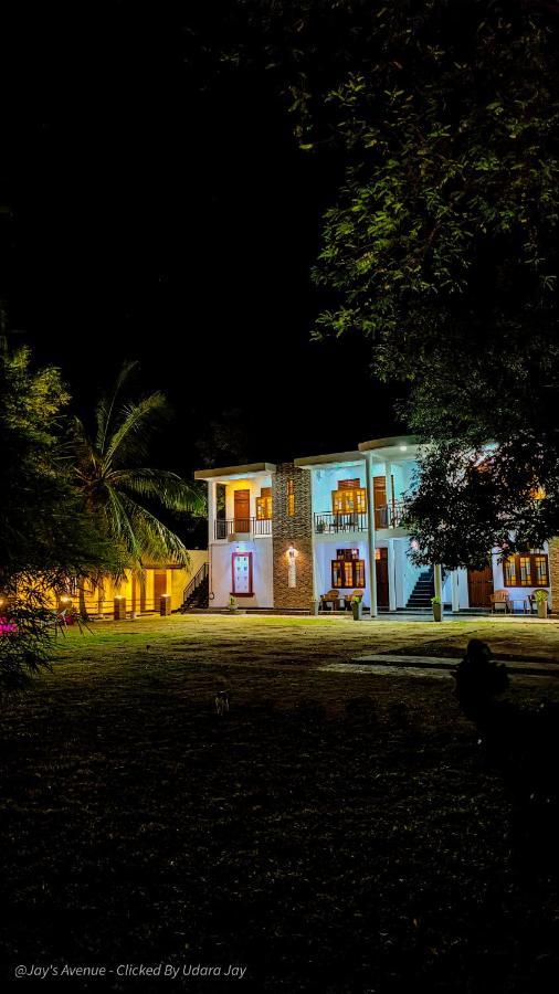 Jay'S Avenue Hotel Udawalawe Exterior photo