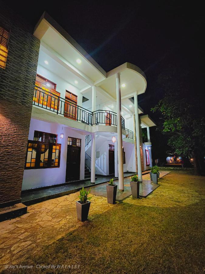 Jay'S Avenue Hotel Udawalawe Exterior photo
