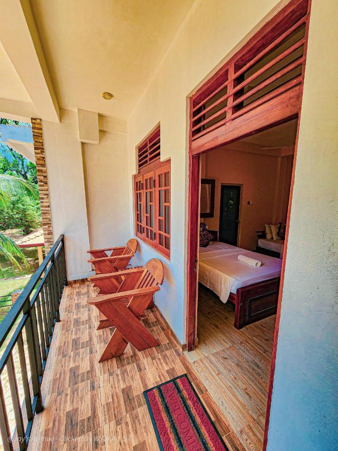 Jay'S Avenue Hotel Udawalawe Exterior photo